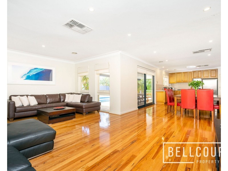 8 Shadbolt Street, Booragoon WA 6154