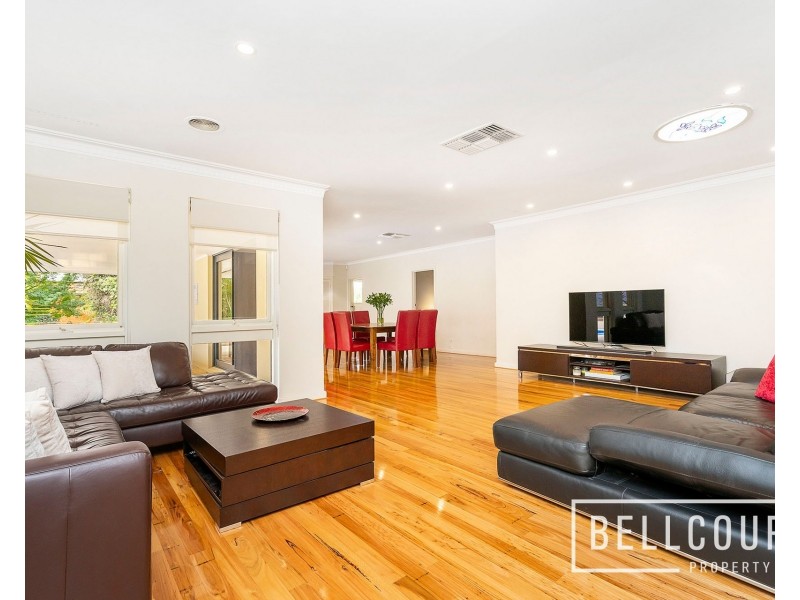 8 Shadbolt Street, Booragoon WA 6154