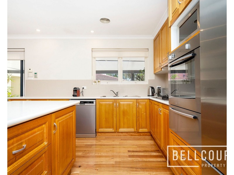 8 Shadbolt Street, Booragoon WA 6154