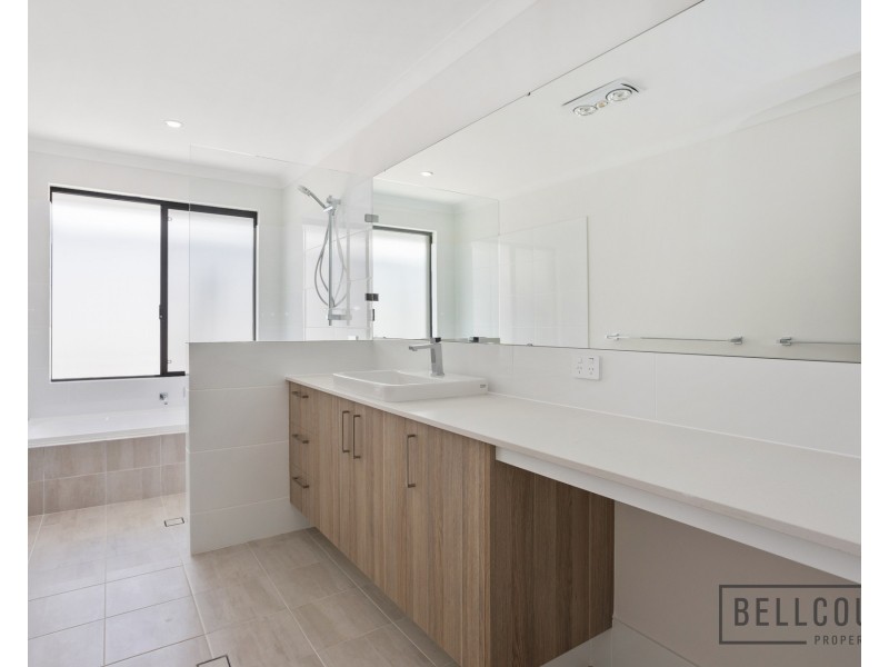 27 Simper Crescent, White Gum Valley WA 6162