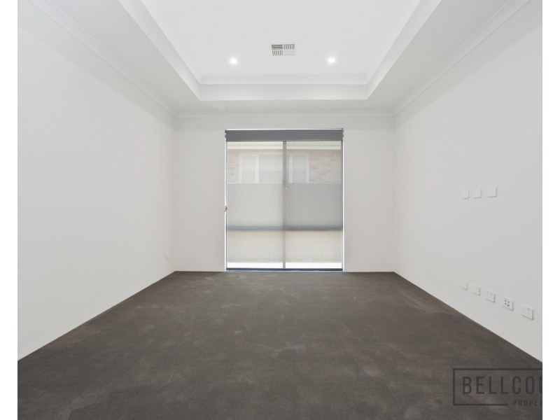 27 Simper Crescent, White Gum Valley WA 6162