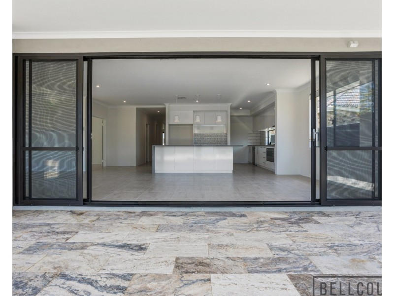 27 Simper Crescent, White Gum Valley WA 6162