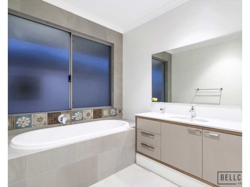 33 Dolomite Court, Churchlands WA 6018