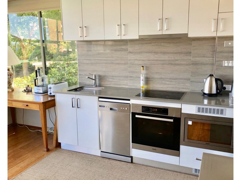 2/4 Crawley Avenue, Crawley WA 6009