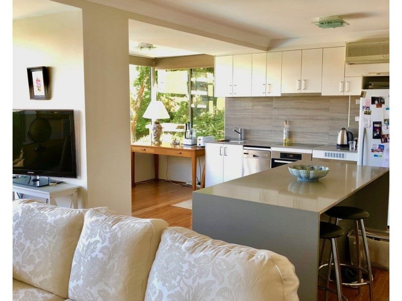 2/4 Crawley Avenue, Crawley WA 6009