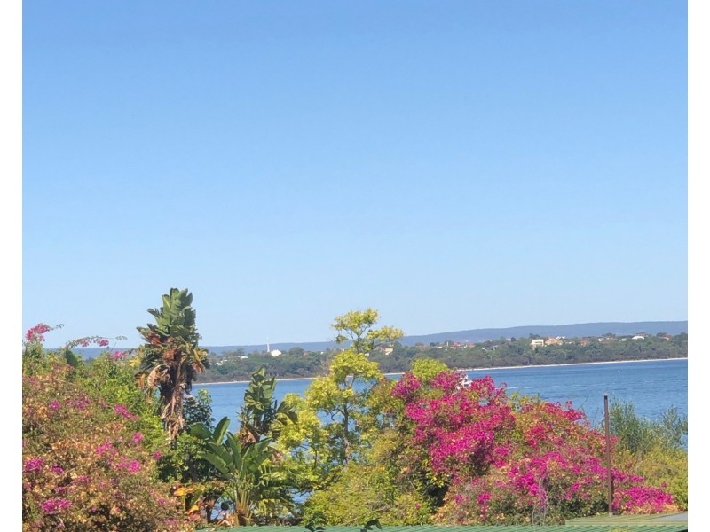 2/4 Crawley Avenue, Crawley WA 6009