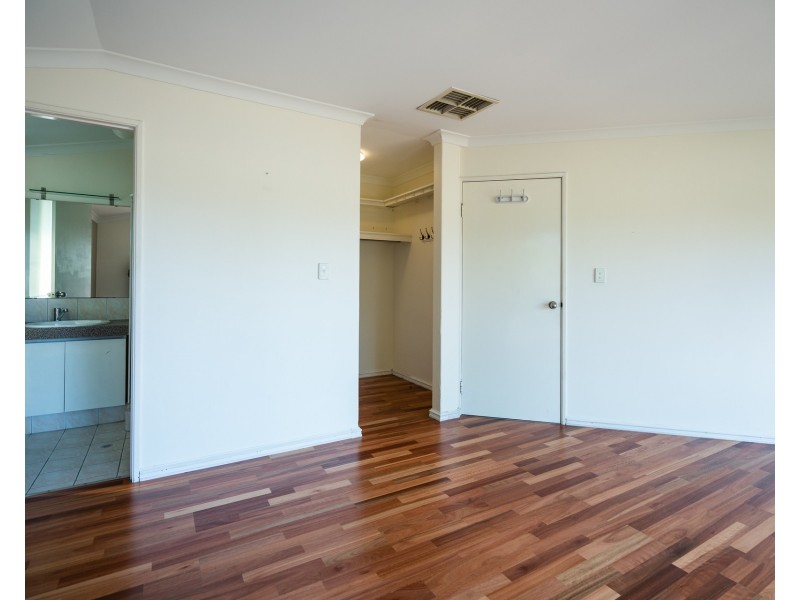 25 Adelphi Court, Marangaroo WA 6064