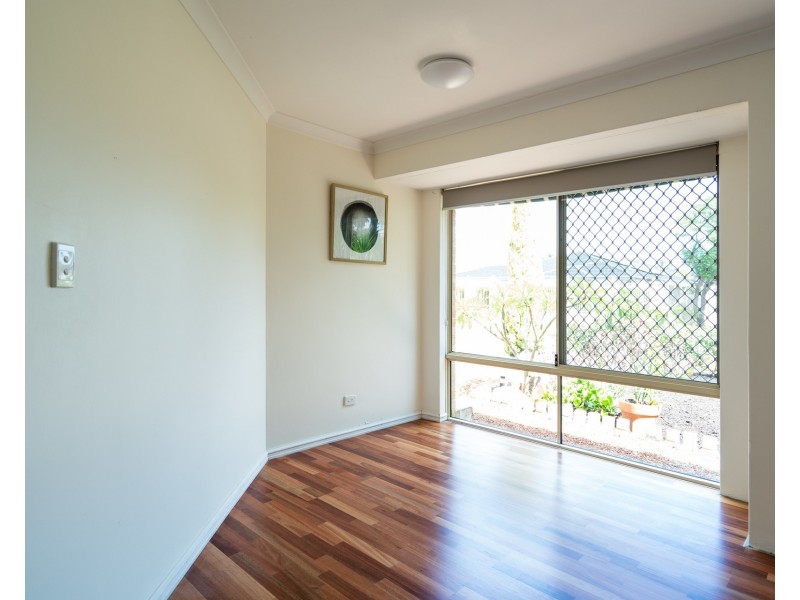 25 Adelphi Court, Marangaroo WA 6064