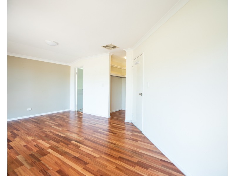 25 Adelphi Court, Marangaroo WA 6064