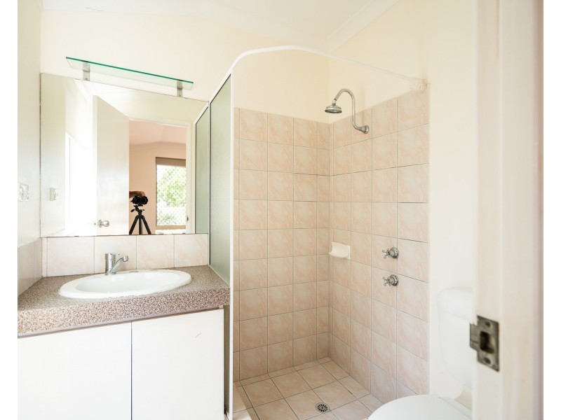 25 Adelphi Court, Marangaroo WA 6064