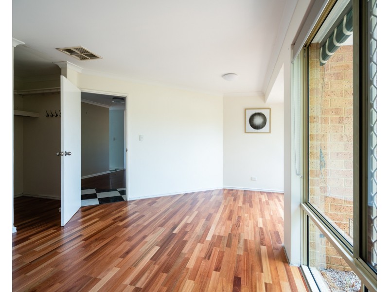 25 Adelphi Court, Marangaroo WA 6064