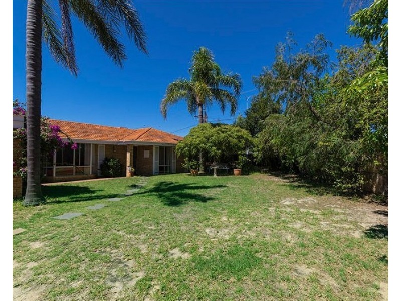 2 Falcon Avenue, Churchlands WA 6018