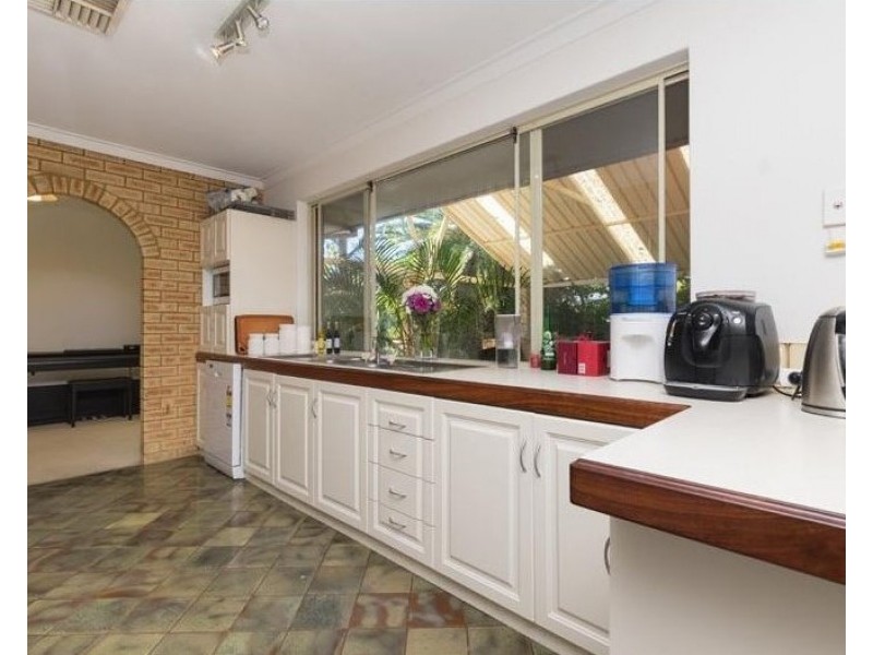 2 Falcon Avenue, Churchlands WA 6018