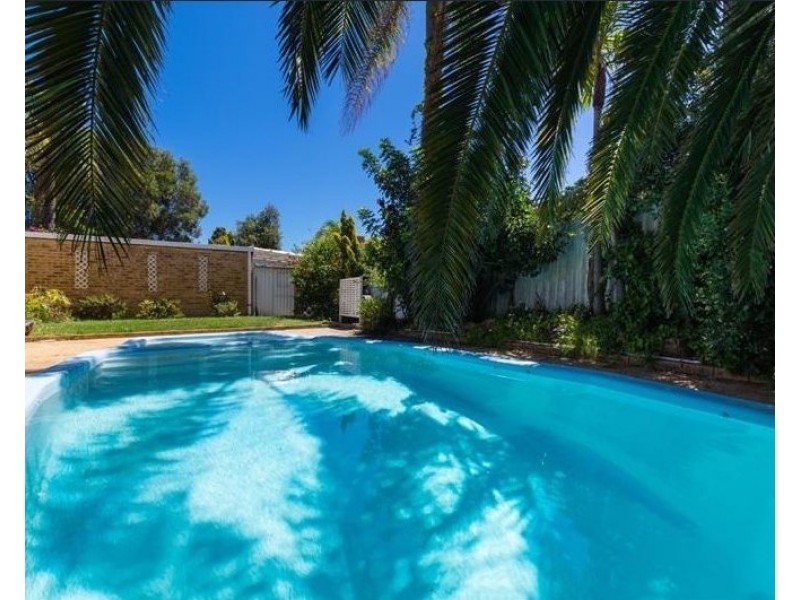 2 Falcon Avenue, Churchlands WA 6018