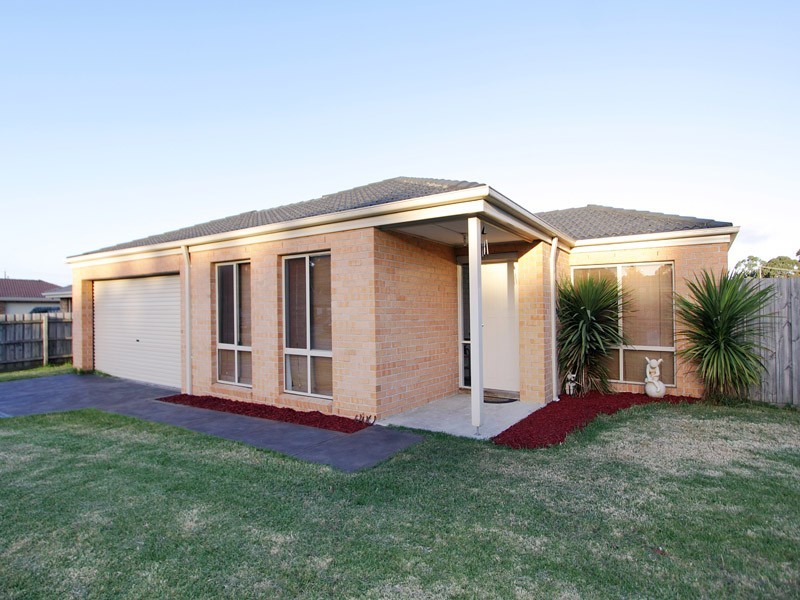 2 Elpara Place, Skye VIC 3977