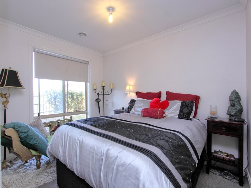 2 Elpara Place, Skye VIC 3977