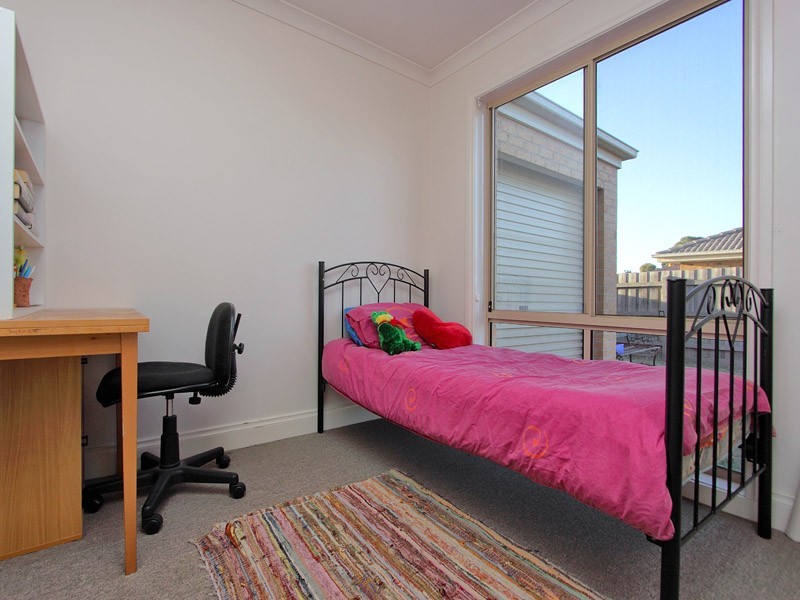 2 Elpara Place, Skye VIC 3977