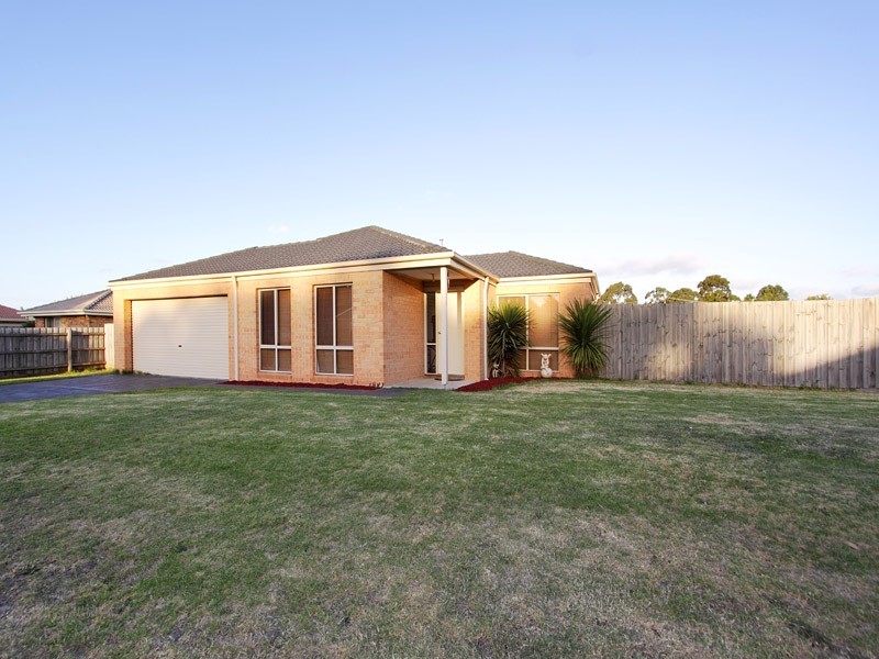 2 Elpara Place, Skye VIC 3977
