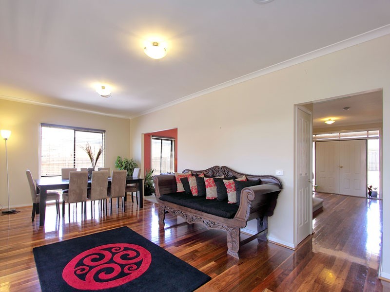 9 Laurie Court, Skye VIC 3977