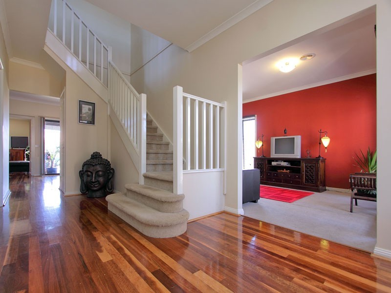 9 Laurie Court, Skye VIC 3977