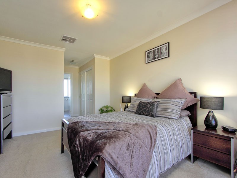 9 Laurie Court, Skye VIC 3977