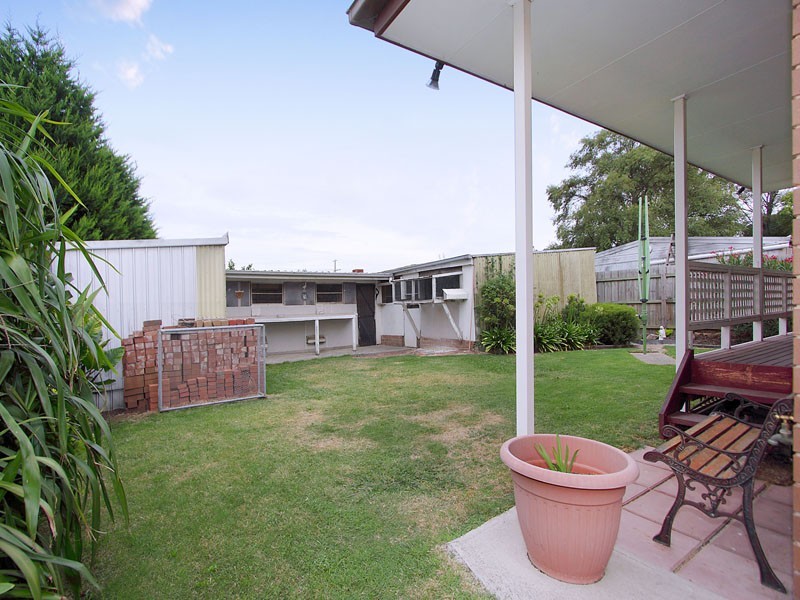 18 Averne Street, Cranbourne VIC 3977