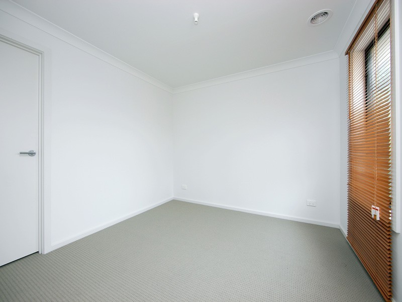 2/2 Robinsons Road, Seaford VIC 3198