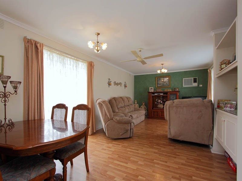 42 Paterson Avenue, Langwarrin VIC 3910