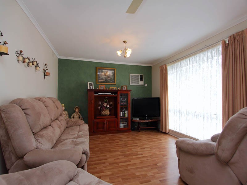 42 Paterson Avenue, Langwarrin VIC 3910