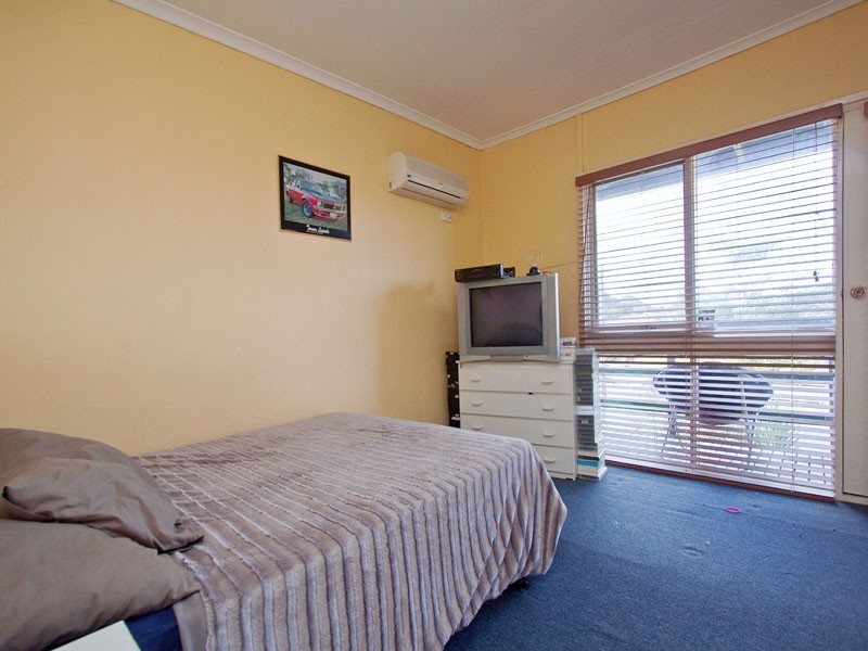 2/27 Carder Avenue, Seaford VIC 3198