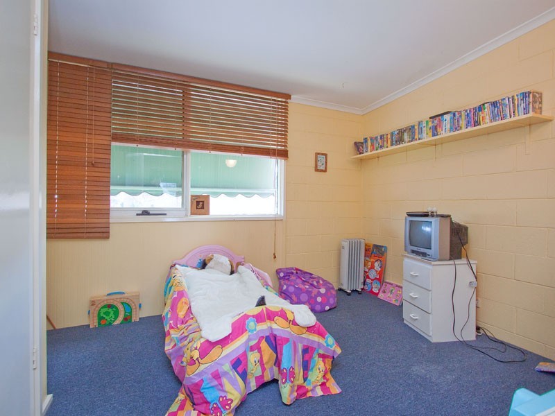 2/27 Carder Avenue, Seaford VIC 3198