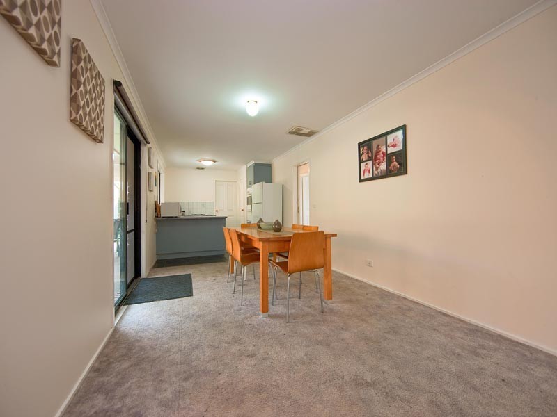 15 Greenslopes Drive, Carrum Downs VIC 3201