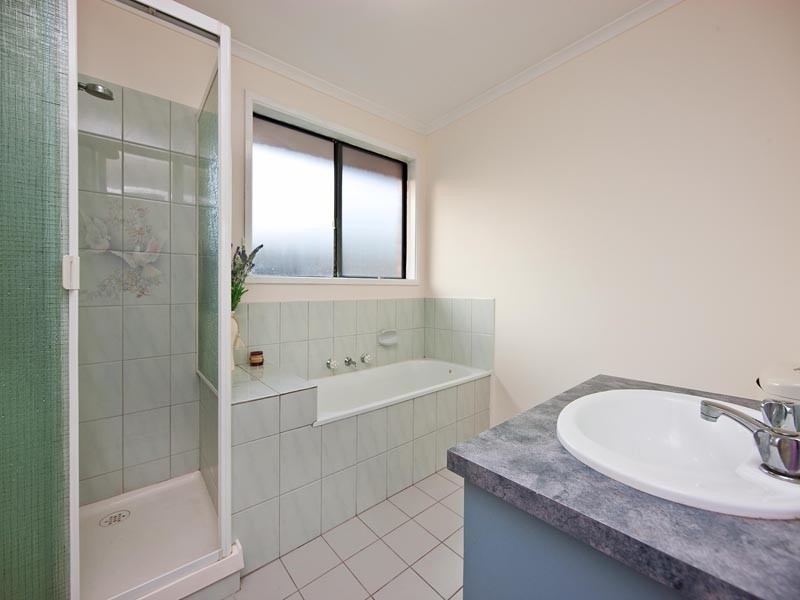 15 Greenslopes Drive, Carrum Downs VIC 3201