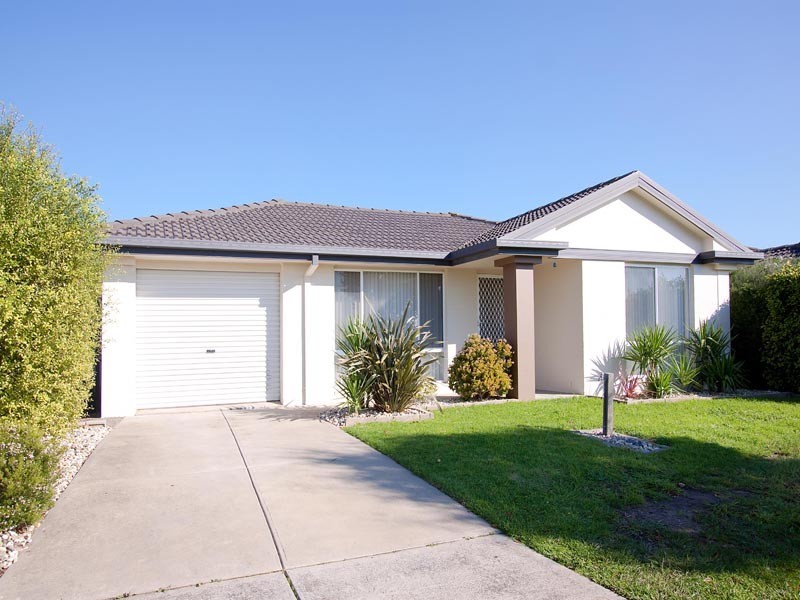 10 Lady Penrhyn Close, Cranbourne VIC 3977