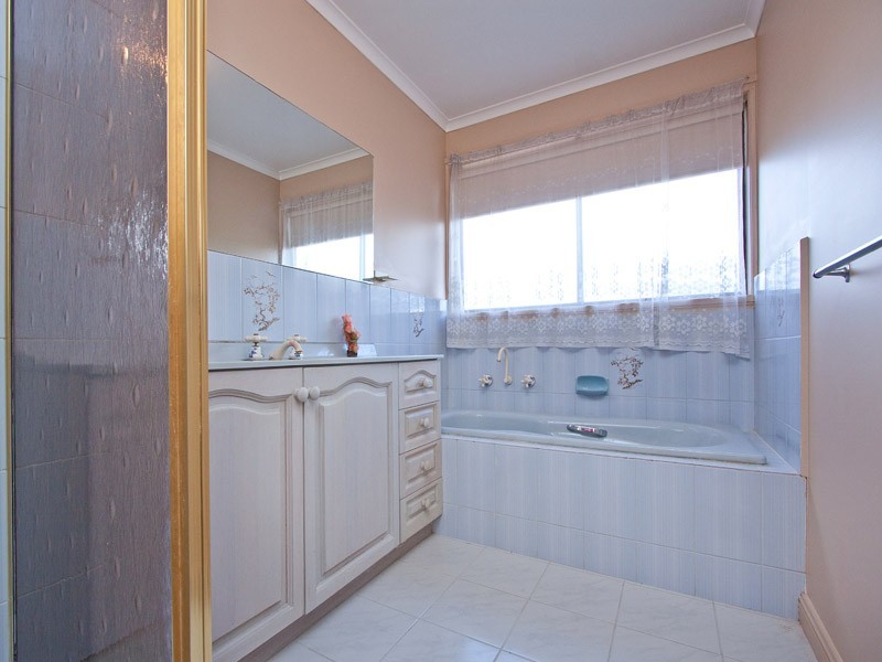 48 Marylyn Place, Cranbourne VIC 3977