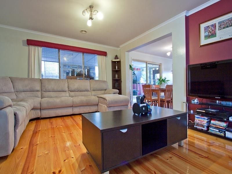 43 Central Park Way, Cranbourne VIC 3977