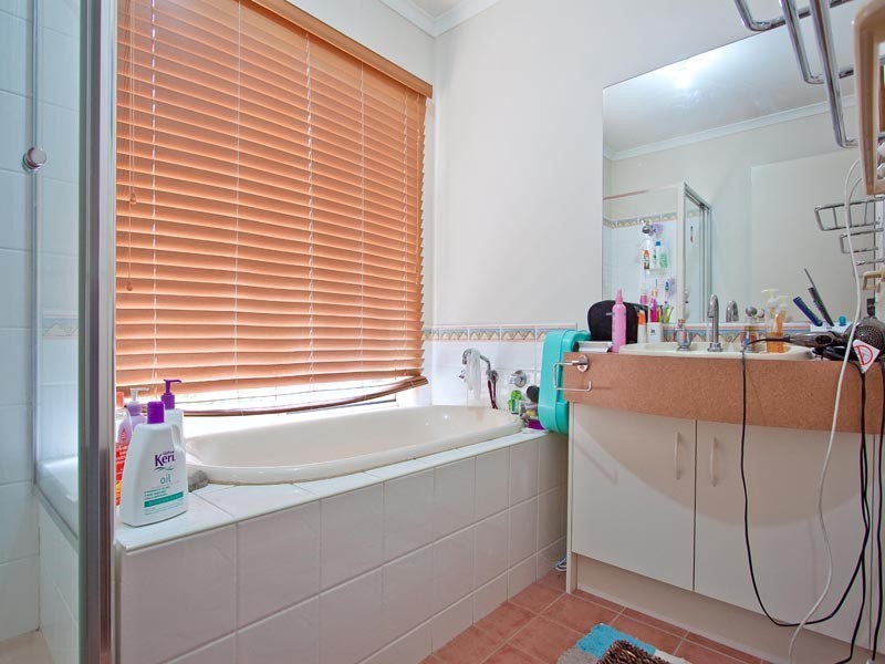 43 Central Park Way, Cranbourne VIC 3977