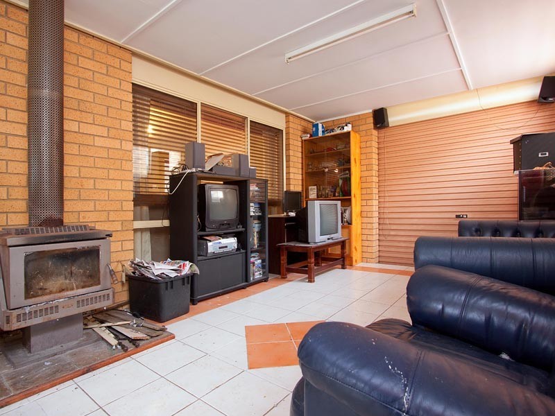 43 Central Park Way, Cranbourne VIC 3977