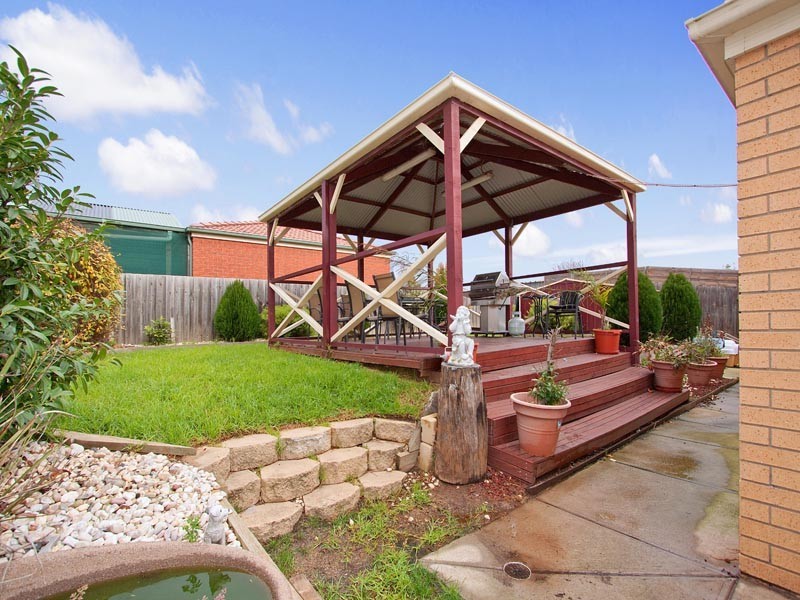 43 Central Park Way, Cranbourne VIC 3977