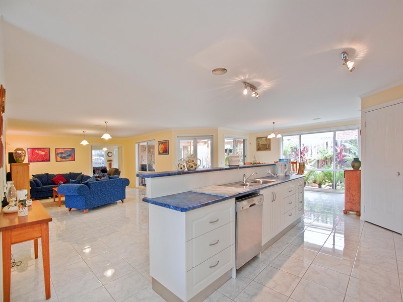 15 Wicklow Drive, Cranbourne VIC 3977