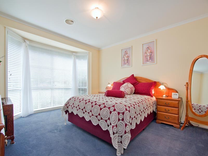 15 Wicklow Drive, Cranbourne VIC 3977