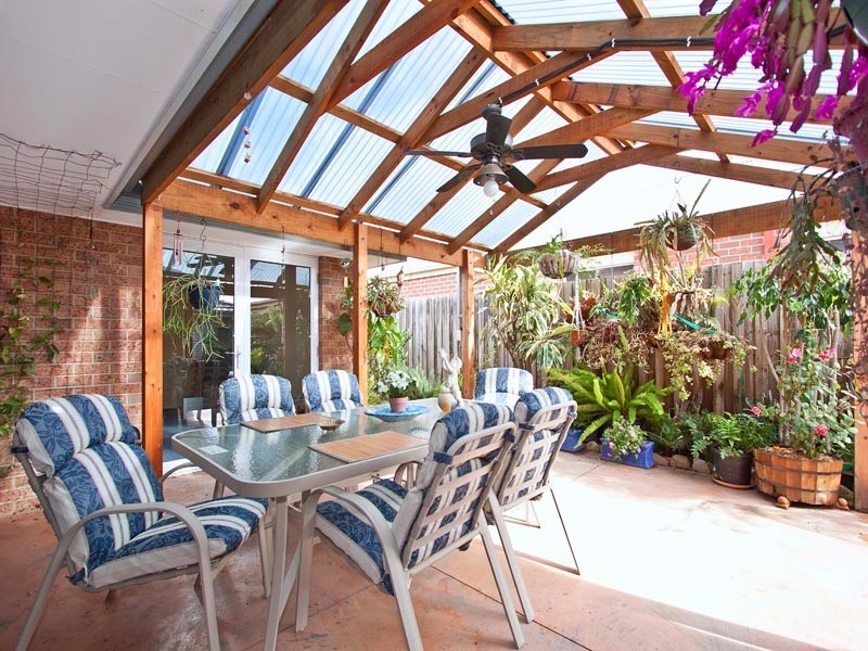 15 Wicklow Drive, Cranbourne VIC 3977