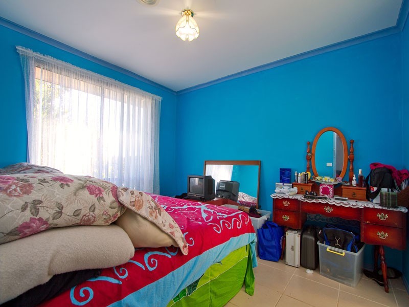 4 Raffindale Crescent, Cranbourne VIC 3977