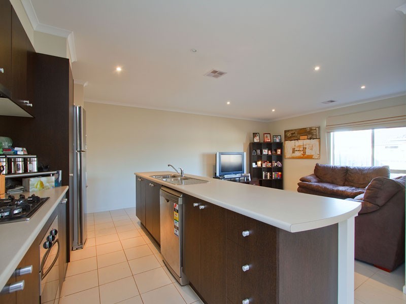 14 Lahinch Grove, Cranbourne VIC 3977