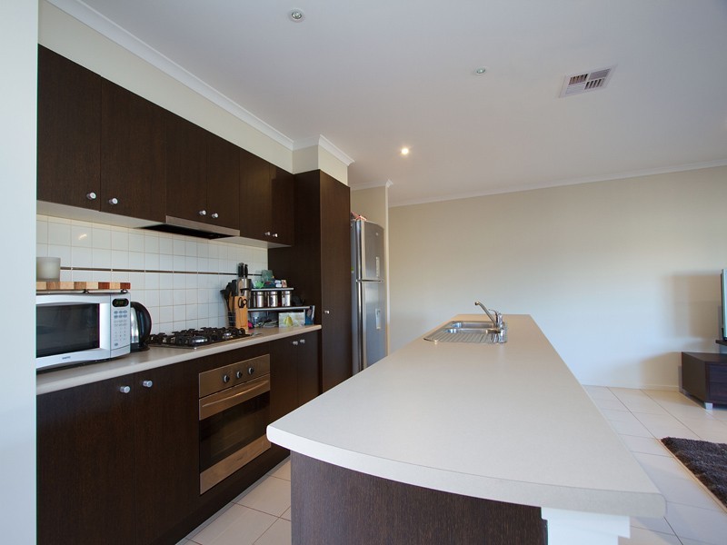 14 Lahinch Grove, Cranbourne VIC 3977