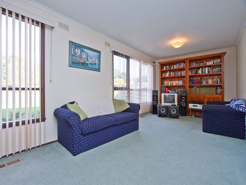 5 Thomas Crescent, Cranbourne VIC 3977