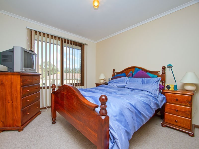 5 Thomas Crescent, Cranbourne VIC 3977