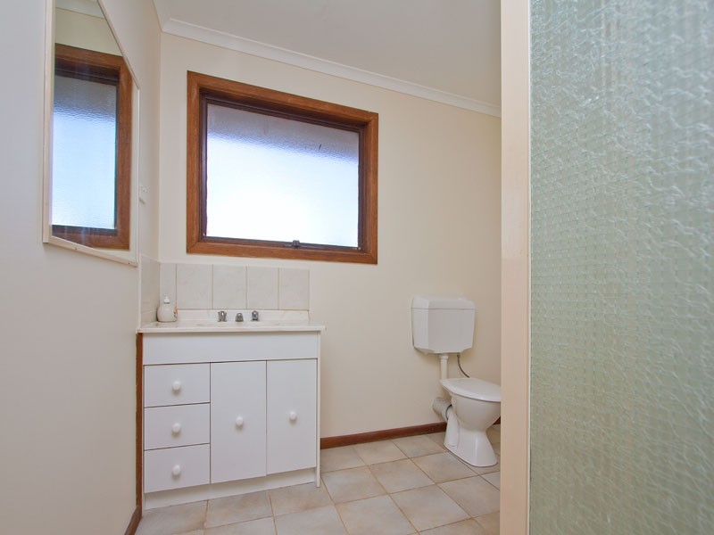 5 Thomas Crescent, Cranbourne VIC 3977