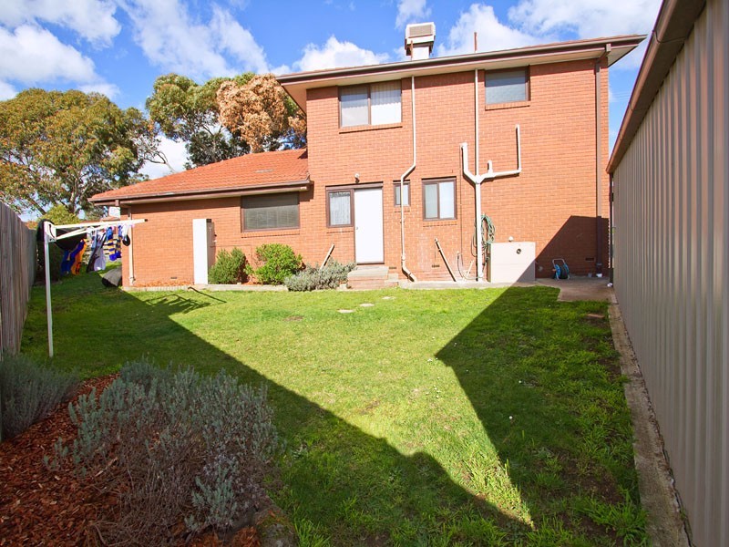 5 Thomas Crescent, Cranbourne VIC 3977