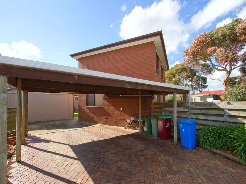 5 Thomas Crescent, Cranbourne VIC 3977
